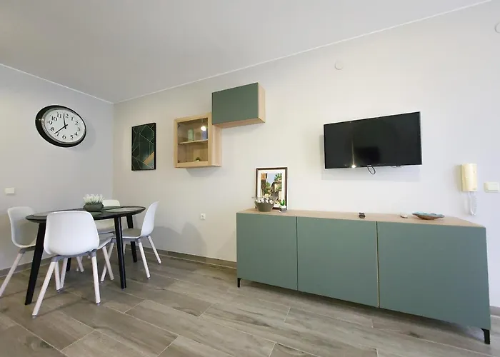 Апартамент Prestige - Private Apartment-bsr Свети Влас