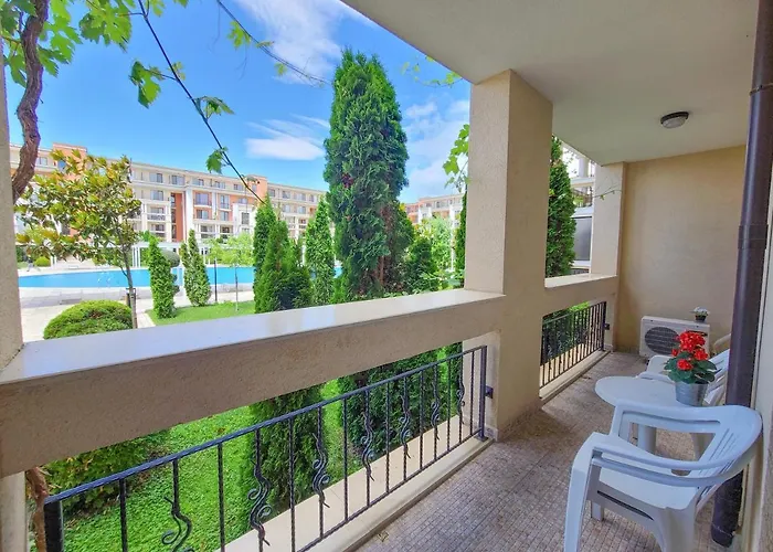 Prestige - Private Apartment-bsr Апартамент 4*